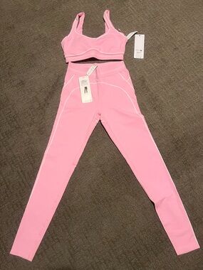 Alo airbrush pink heart throb bra and leggings set
